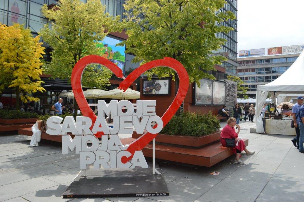 Ulice Sarajeva koje trese festivalska groznica preplavili turisti