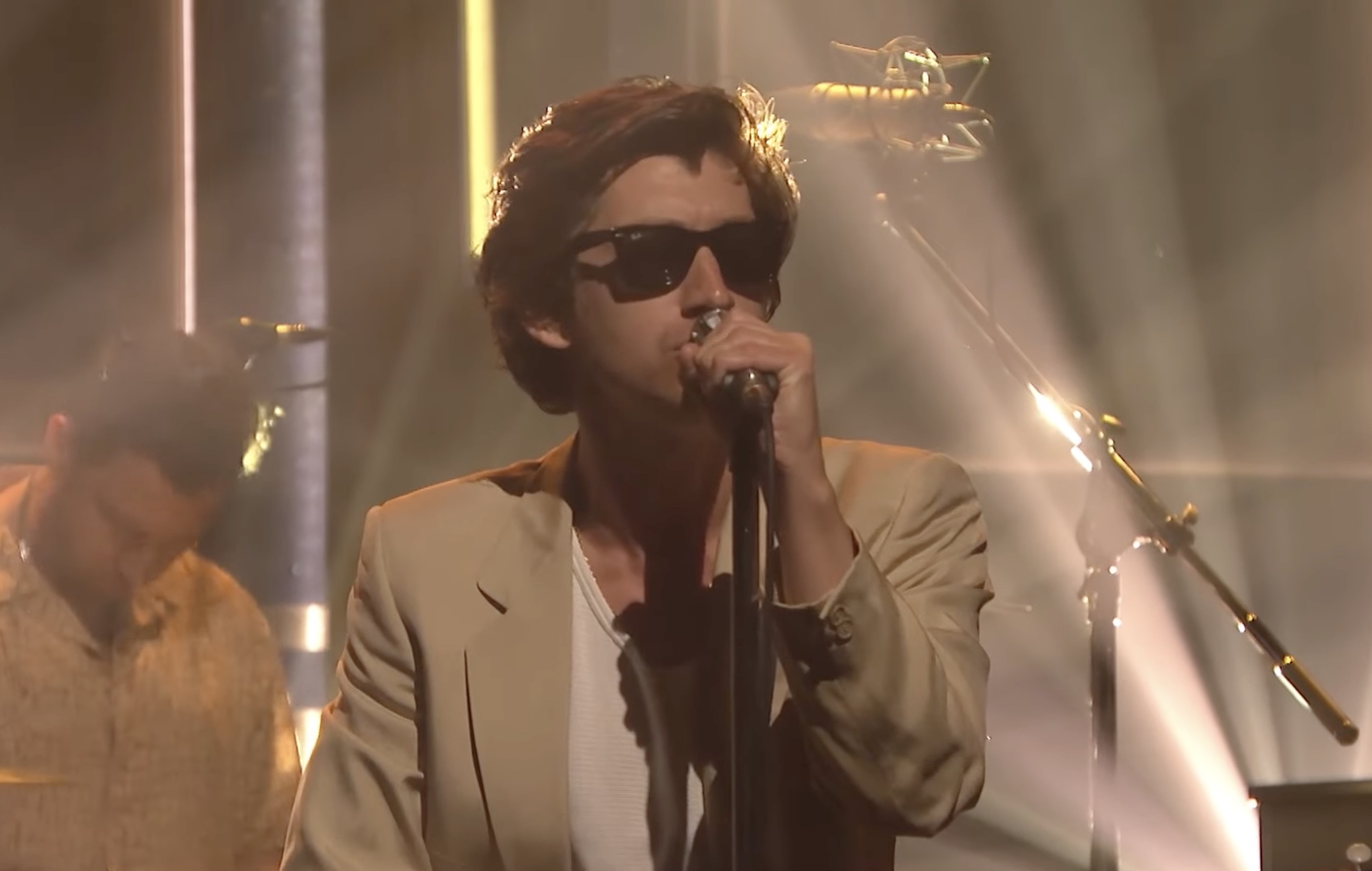 Arctic Monkeys predstavili novu pjesmu ‘Body Paint’