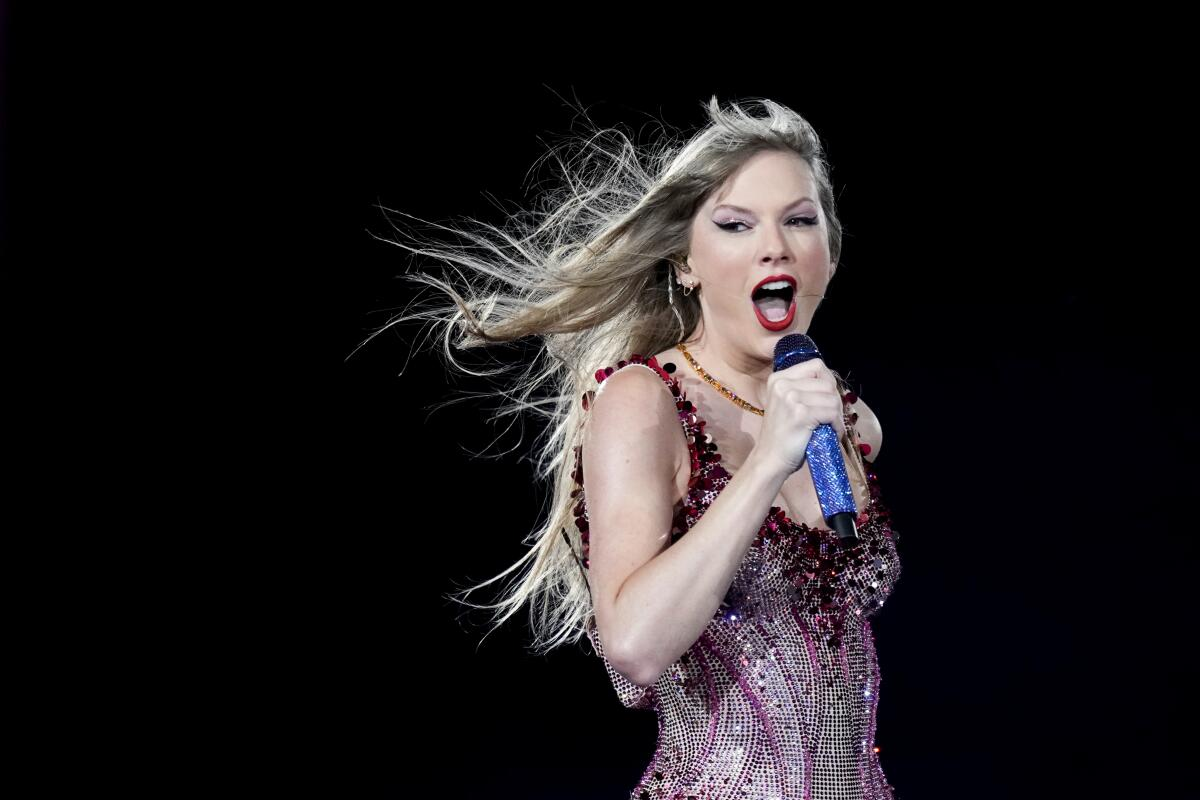 Taylor Swift osvaja vrhove top lista: 14. put prva na Billboard 200
