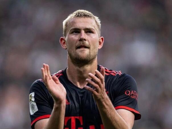 Fudbaler Bayerna: ‘Sudija nam se izvinjavao jer su nas pokrali’