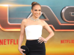 Jennifer Lopez sama na premijeri filma Atlas usred šuškanja o problemu u braku