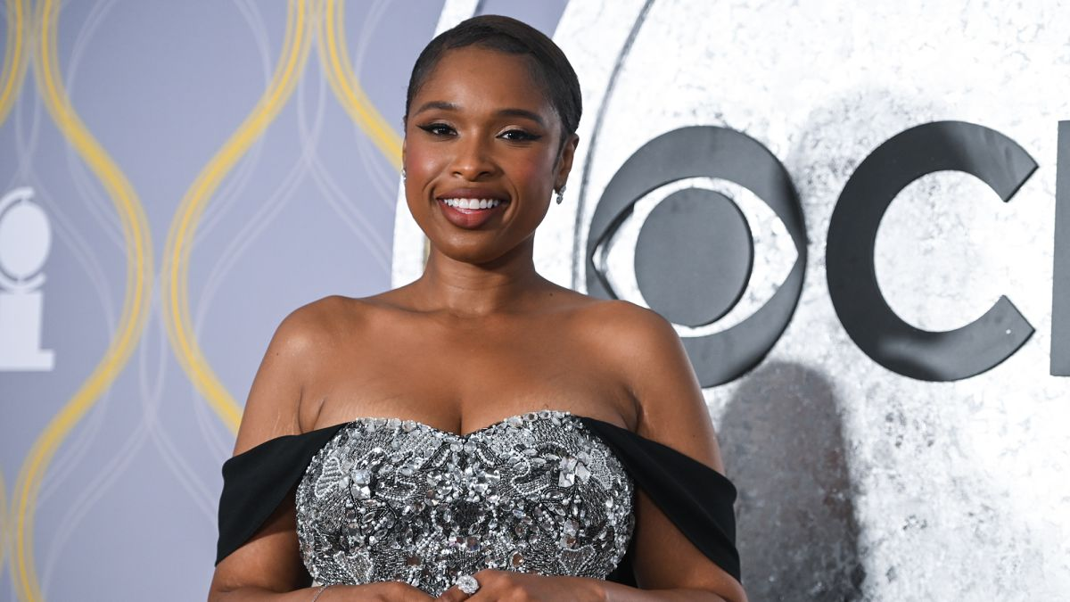 Jennifer Hudson nas zagrijava za praznike uz „The Gift of Love“