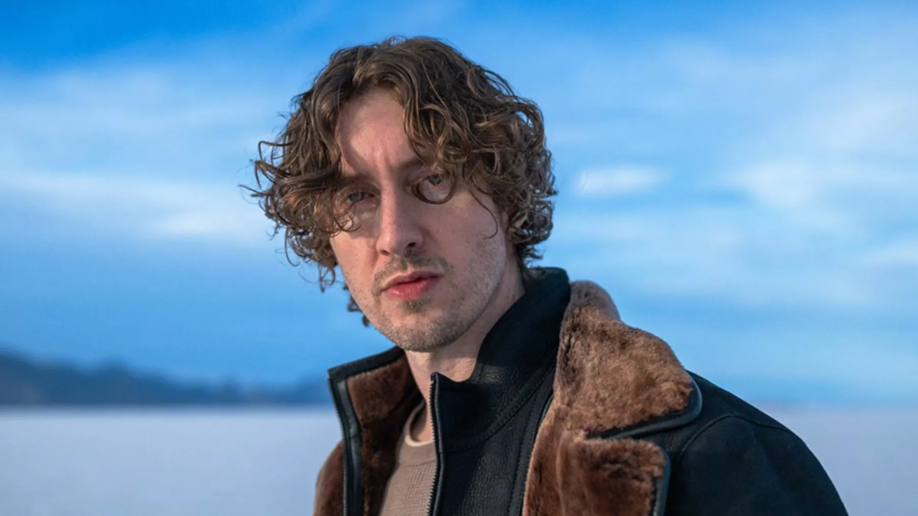 Dean Lewis singlom „Empire“ predstavlja album „The Epilogue“!