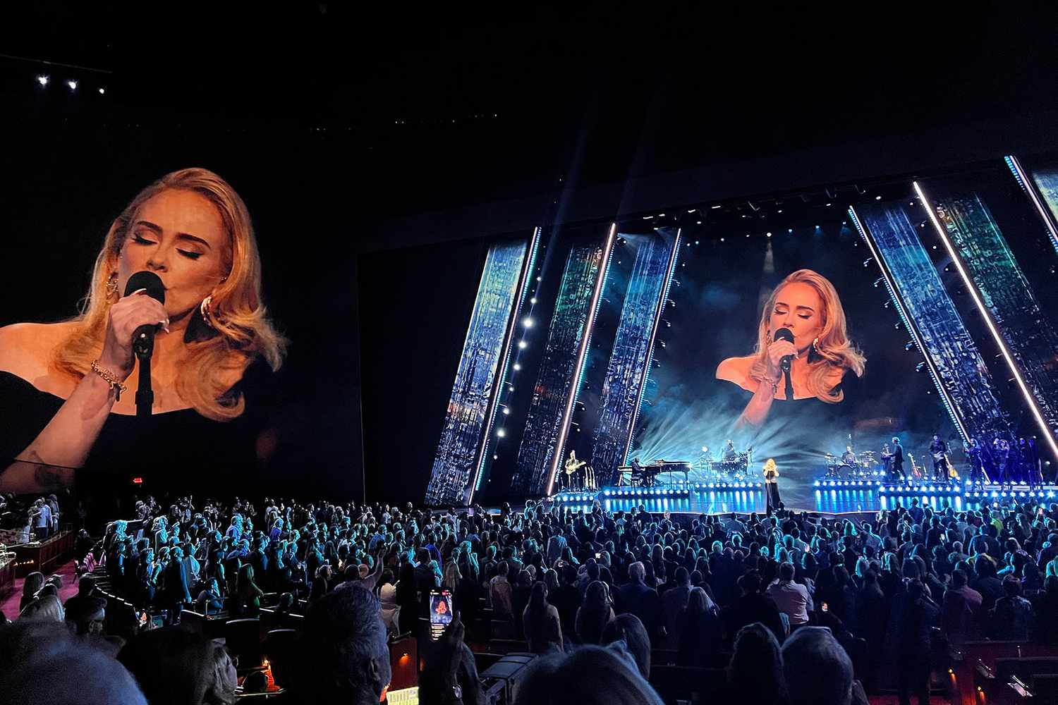 Adele se emotivno osvrnula na svoje koncerte u  Las Vegasu