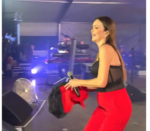 Severina na koncertu u Križevcima obradovala fanove: Poklonila crveni komplet jednoj gospođi