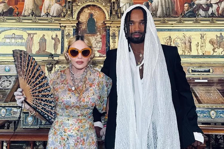 Madonna treći put staje na ludi kamen