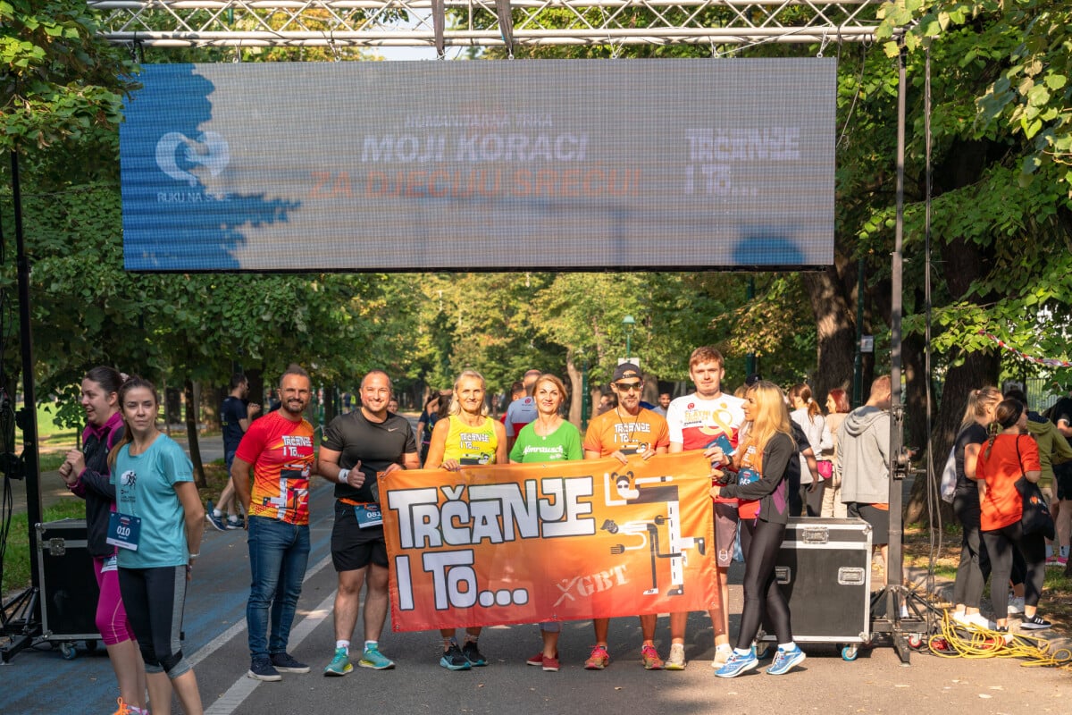 FOTO: Udruženje ruku na srce