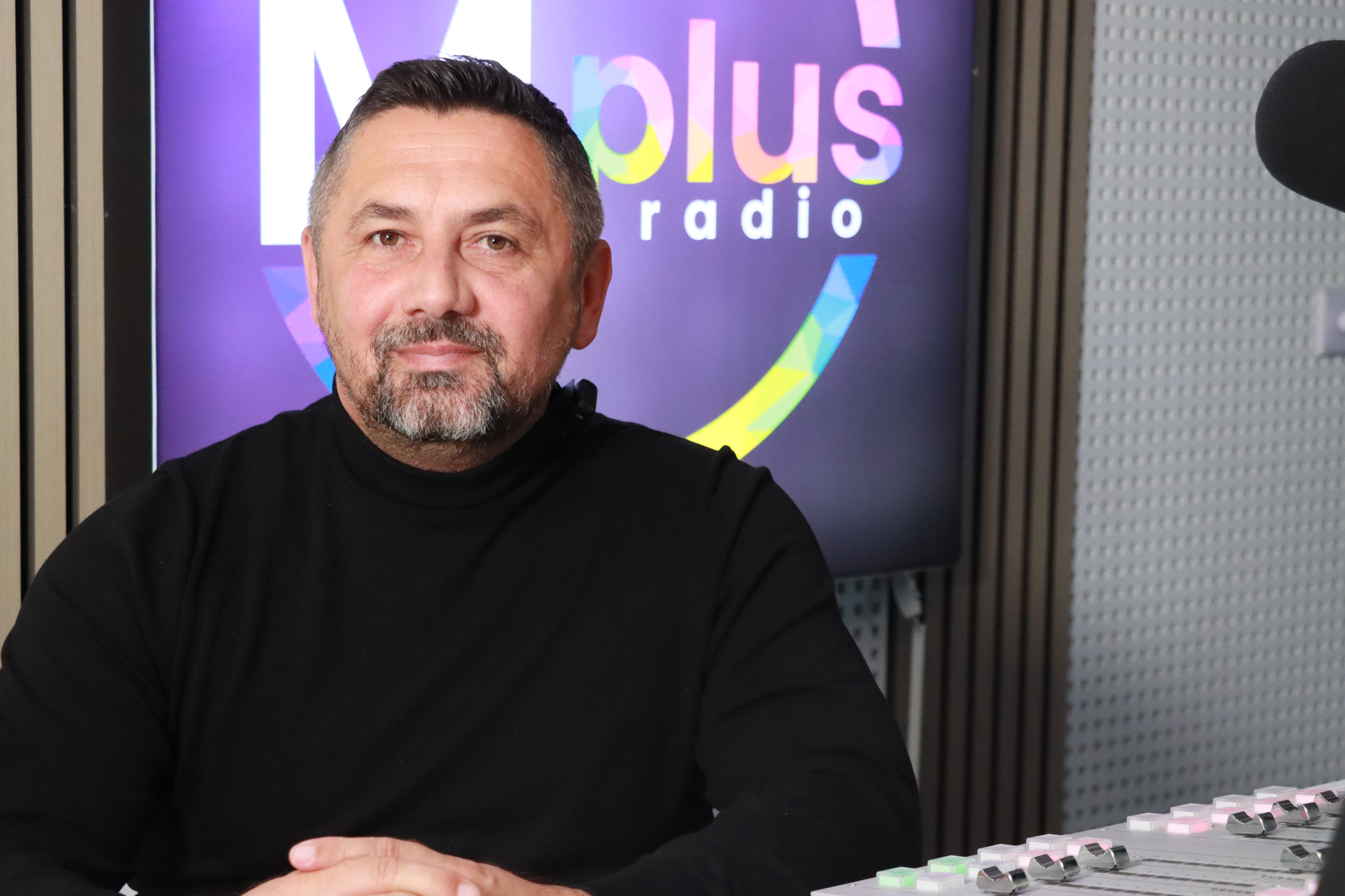 (VIDEO) Adžem za M plus – Ne zaostajemo za najboljima u ligi, često slušam radio ali volim i mir