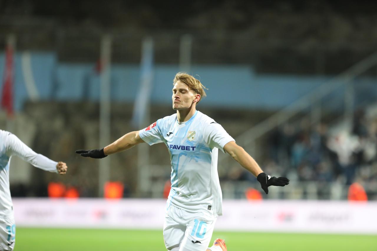 Transfer bomba na vidiku: Toni Fruk seli u lidera Premier lige?