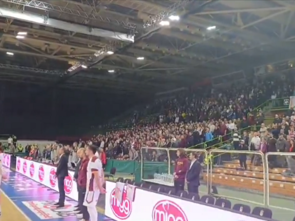 U punoj Skenderiji odata počast Mirzi Delibašiću (VIDEO)