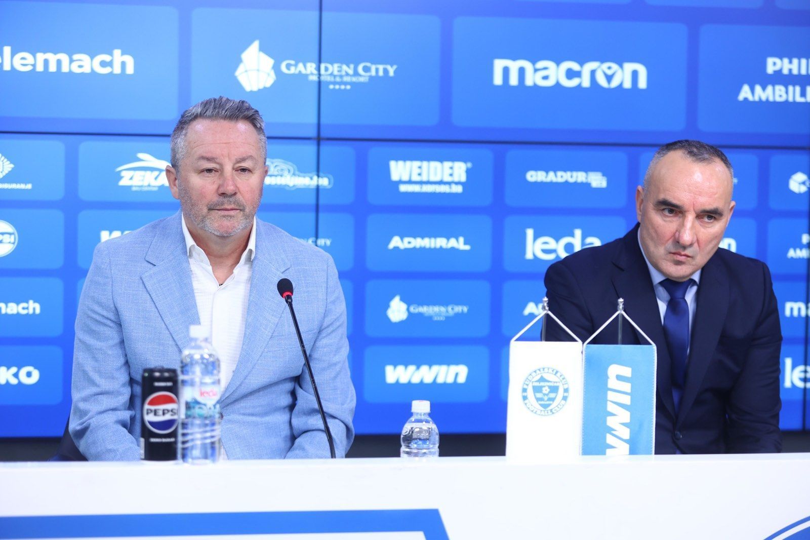 Slaviša Stojanović u “Plavom salonu” predstavljen kao novi trener Željezničara