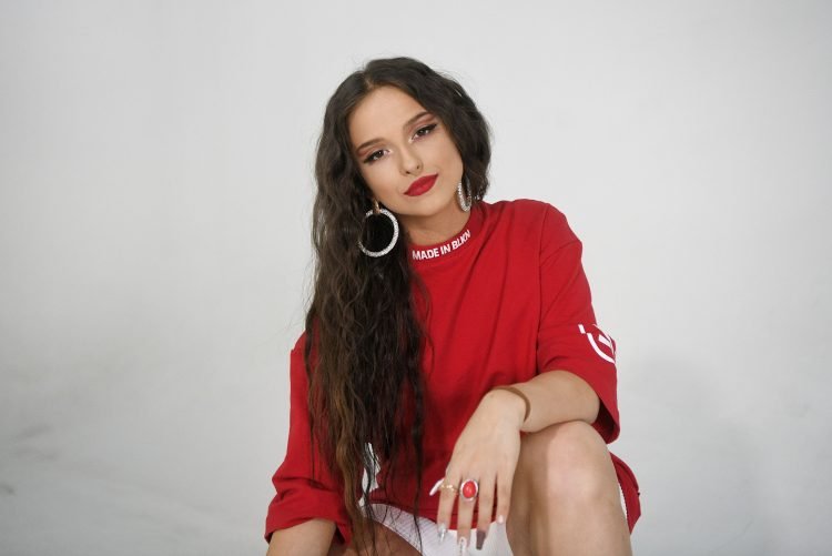 Amna o albumu „Zimi“: Zimska melanholija pretočena u muziku