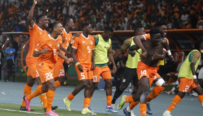 Soccer Football - Africa Cup of Nations - Quarter Final - Mali v Ivory Coast - Stade de la Paix, Bouake, Ivory Coast - February 3, 2024 Ivory Coast's Oumar Diakite celebrates scoring their second goal with teammates REUTERS/Luc Gnago