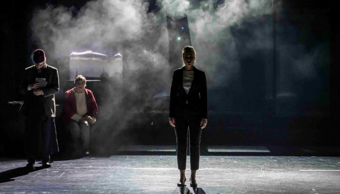 1746391503-uzivajte-u-prici-o-sarajevskoj-hagadi-dramska-predstava-sarajevski-trgovac-6-maja-na-sceni-narodnog-pozorista