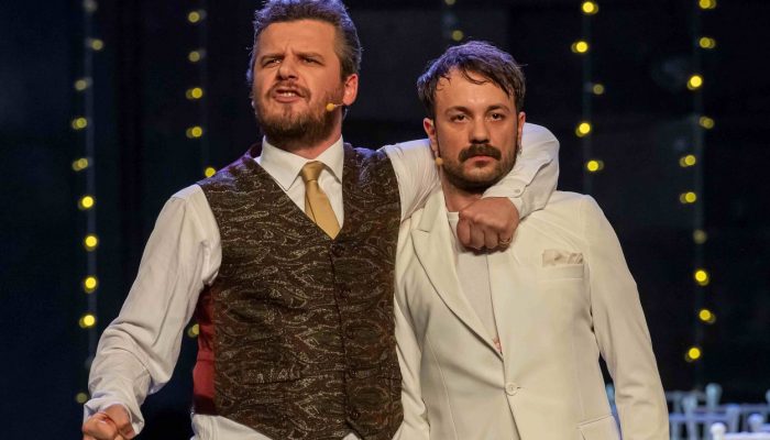 1746996905-seljacka-opera-izvedena-na-22-bok-festu-u-bjelovaru-aldinu-omerovicu-plaketa-za-glumca-veceri