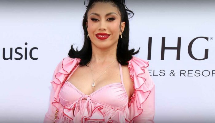 48-Kali-Uchis-1200x834