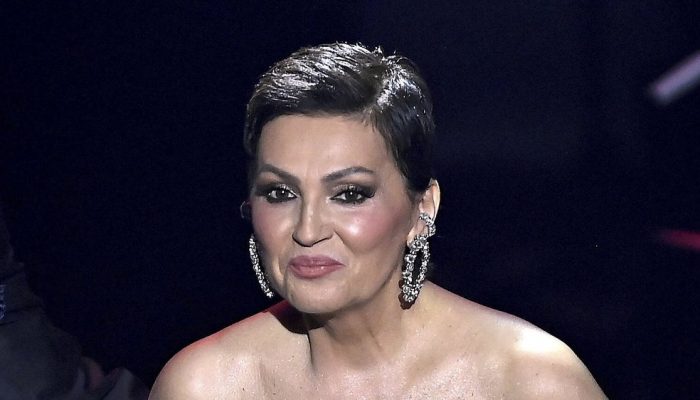 62779101-nina-badric