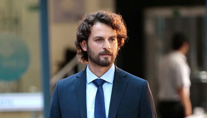 650x344-birkan-sokullu-kimdir-kac-yasinda-nereli-ve-evli-mi-birkan-sokullu-hayati-ve-kariyeri-1632561327771