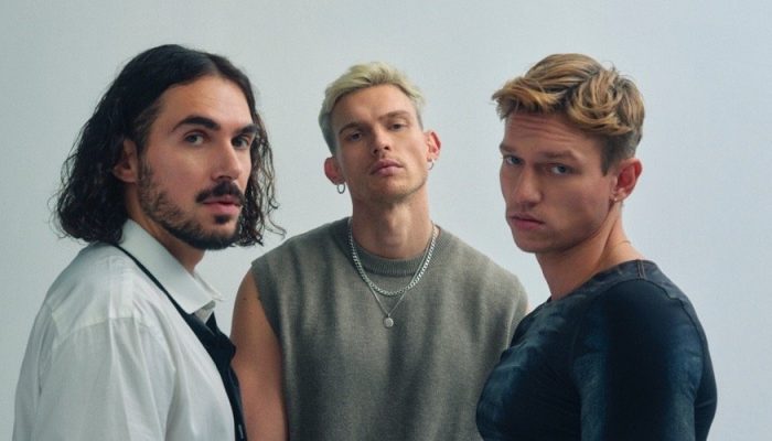 FAST-BOY-ClockClock-Universal-Music