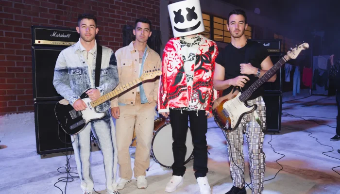 Jonas-Brothers-Marshmello-press-photo-2-credit-Cynthia-Parkhurst