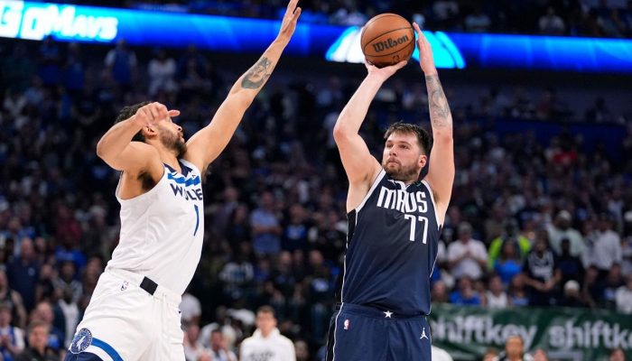 Luka_Doncic_Mavs_Game3_wolves_AP