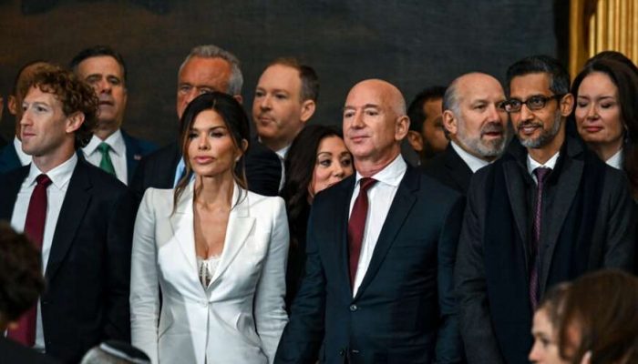 epa11838861 (L-R) CEO of Meta and Facebook Mark Zuckerberg, Lauren Sanchez, Amazon founder Jeff Bezos, Google CEO Sundar Pichai arrive before the inauguration of Donald Trump as the 47th president of the United States takes place inside the Capitol Rotunda of the U.S. Capitol building in Washington, D.C., USA, 20 January 2025. It is the 60th U.S. presidential inauguration and the second non-consecutive inauguration of Trump as U.S. president.  EPA-EFE/KENNY HOLSTON / POOL