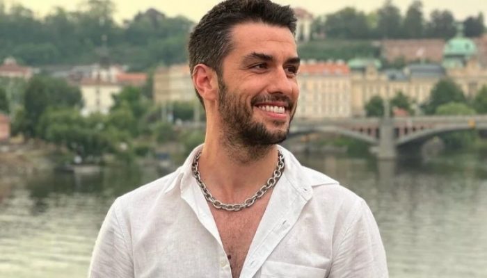 aras-aydin-nicole-kidman-li-nine-perfect-strangers-kadrosunda-534