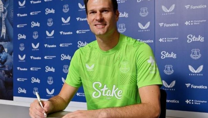 asmir-begovic-potpisao-ugovor-i-vratio-se-u-premier-ligu-begoviceverton_66c85cc8b26c8