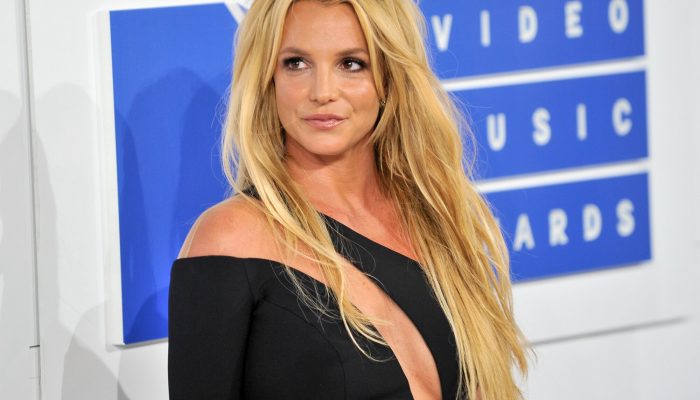 NEW YORK, NY - AUGUST 28:  Singer Britney Spears arrives at the 2016 MTV Video Music Awards at Madison Square Garden on August 28, 2016 in New York City.  (Photo by Allen Berezovsky/WireImage)