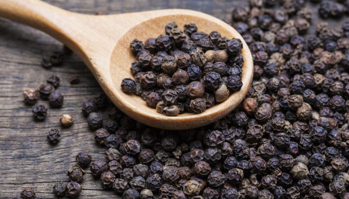 Milled,Black,Pepper,,black,Pepper,Corns,And,Black,Pepper,Powder