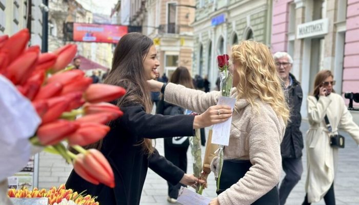 dan-zena-u-sarajevu-ulice-ispunjene-cvijecem-cvijecegl1_65eaf737ba951