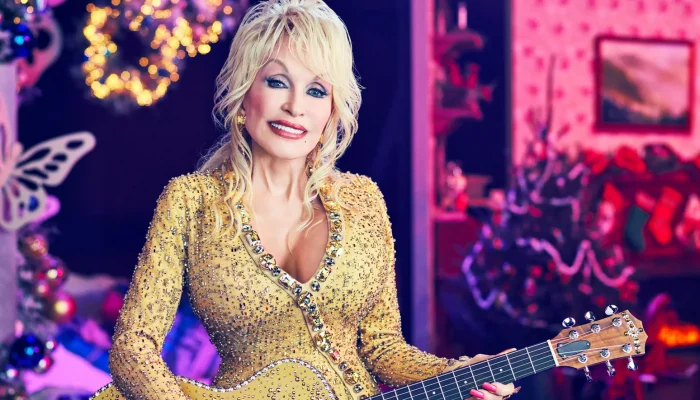 dolly-parton-2022-christmas-a-billboard-1548