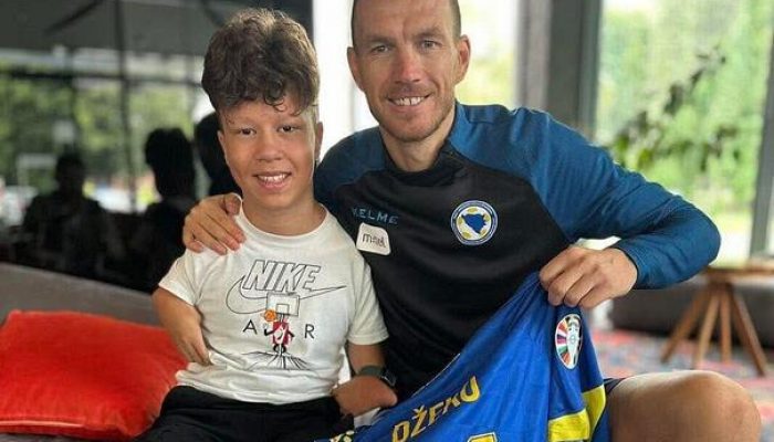 dzeko-porucio-barlovu-dragi-ismaile-ponosan-sam-na-tebe-dzekoisma_67b5d2f5c4dd1