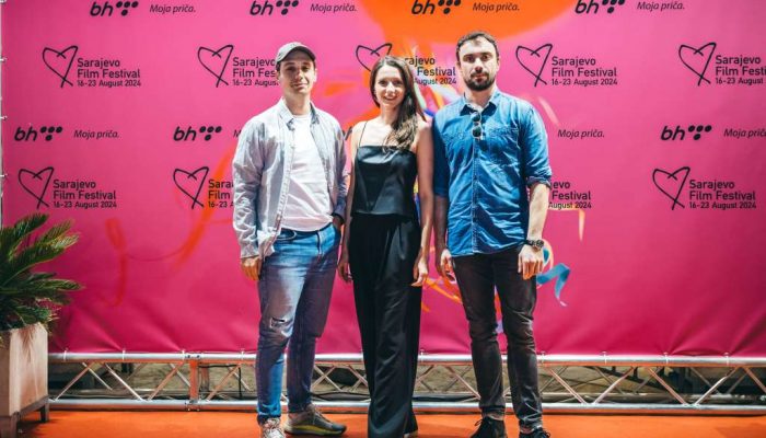 ekipa-filma-gym-na-projekciji-u-mostaru-l-a3e3b16f9d9b6bab0fea097e89737a06_66c5cf6a70b57