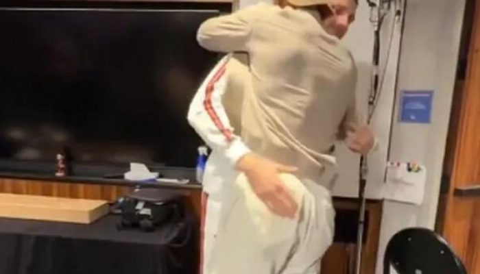 lebron-james-srdacno-se-pozdravio-sa-svim-nba-zvijezdama-osim-sa-jednom-lebr_67b34a5add642