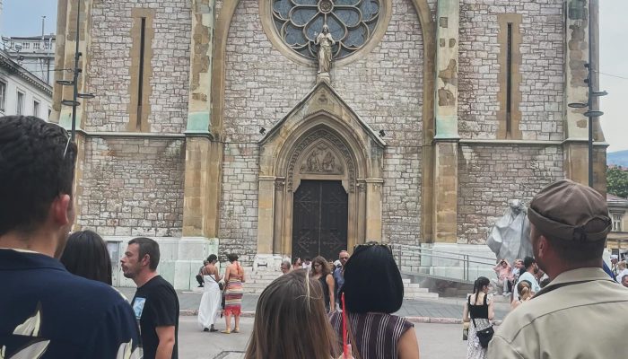 novinarima-sarajevo-film-festivala-organizirana-turisticka-tura-u-sarajevu-456232854-18350006293190932-6923724189302426903-n_66c467a7559f9