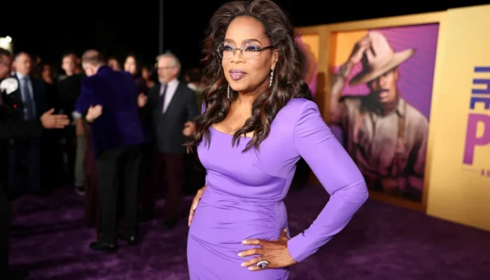 oprah-winfrey-mc-231208-02feb3