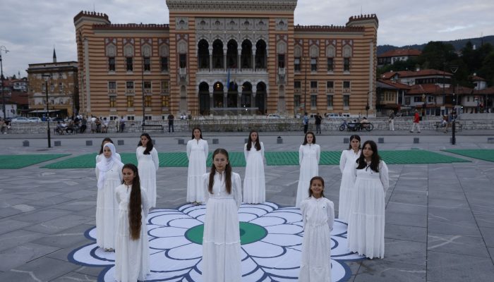 performans-cvijet-istine-i-nade-odrzan-u-sarajevu-unma_650b39ec37a07