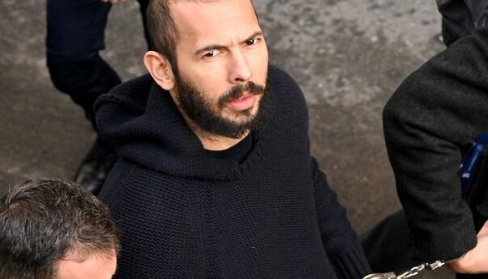 policija-pretresla-kuce-andrewa-tatea-optuzenog-za-silovanje-i-trgovinu-ljudima-tate-file-gty-ml-240517-17159646_66c5a19f30df8