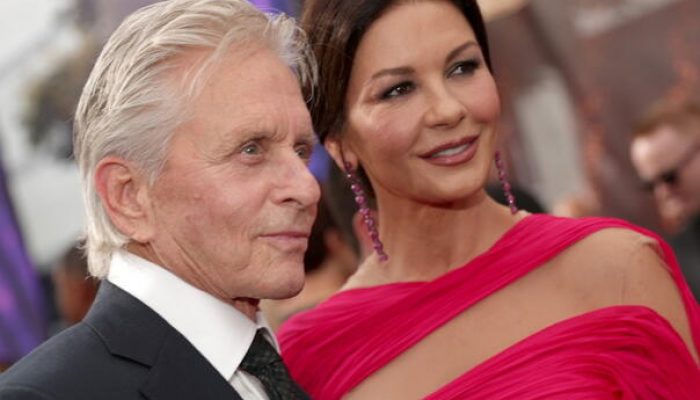 potpuno-gola-pogledajte-fotku-kojom-je-catherine-zeta-jones-cestitala-rodjendan-svom-muzu-michael-douglas-catherine-zeta-jones_66f5110f00f21