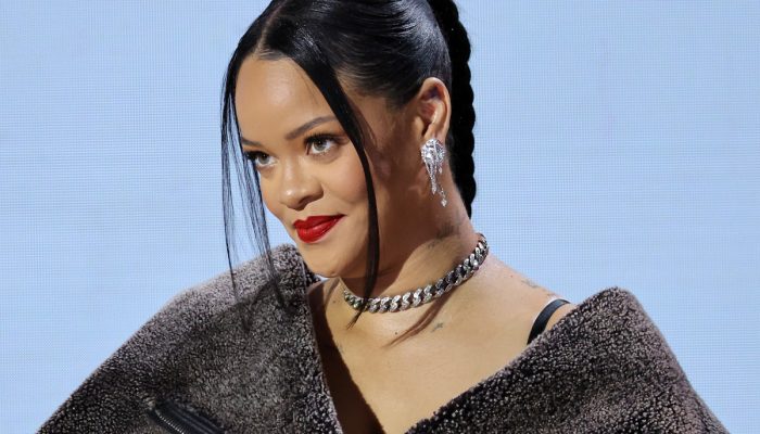 rihanna-net-worth-rihanna-billionaire