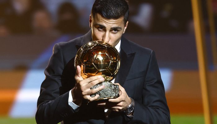 Soccer Football - Ballon d'Or - Theatre du Chatelet, Paris, France - October 28, 2024 Spain's and Manchester City's Rodri with the Ballon d'Or REUTERS/Sarah Meyssonnier