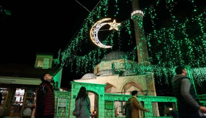 sarajevska-bascarsija-u-ramazanskom-ruhu-l-cd825e529d6f22b0e4be28e94f9908ce_65ee03b07bf1b