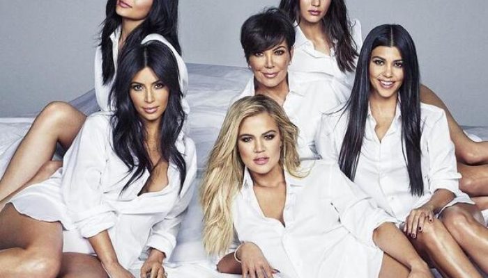 sestre-kardashian-evakuisane-zbog-pozara-u-los-angelesu-kardas_6782216337938