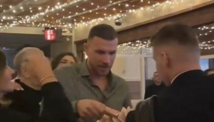 video-dzeko-kitio-harmonikasa-na-proslavi-rodjendana-svog-oca-dwerfgfh_6797a2f096611